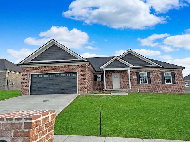 1033 Vineyard Way Berea, KY 40403