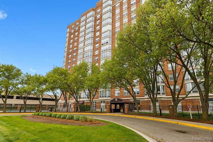 250 E Harbortown Dr #411 Detroit, MI 48207 | MLS 20230002265 Photo 1