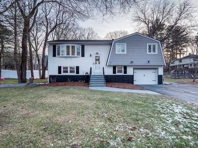 37 Westwood St Burlington, MA 01803