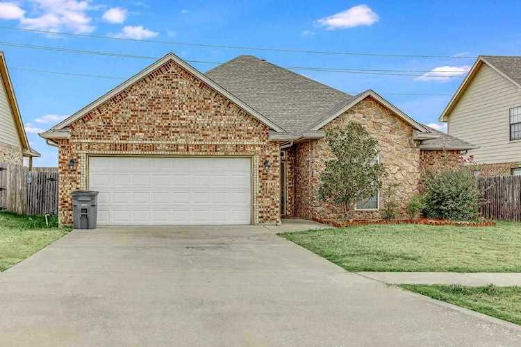 5411 NW King Richard Ave Lawton, OK 73507 | MLS 161962 Photo 1