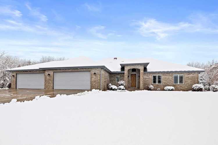 2804 W Deer Path Tr Janesville, WI 53545 | MLS 1948886 Photo 1