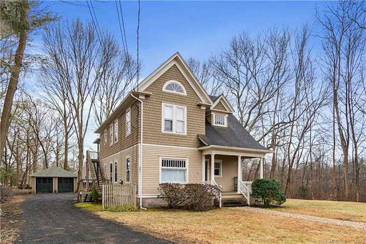 74 River Street Old Saybrook, CT 06475