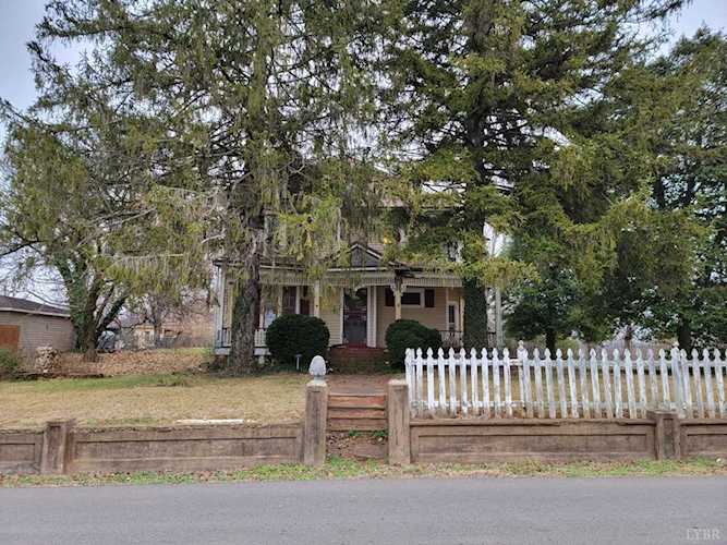 509 South St Bedford, VA 24523