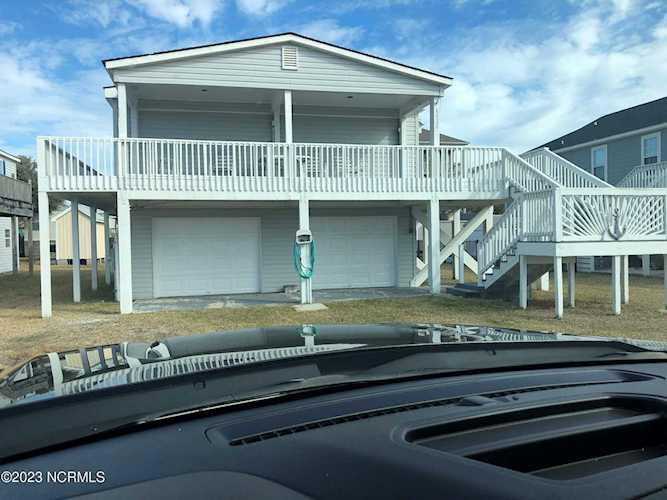 8028 8th Street Surf City, NC 28445