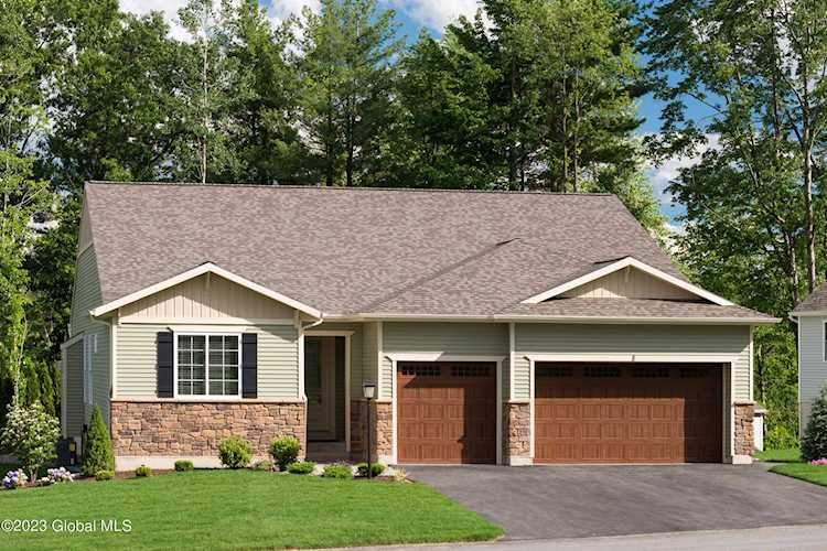 8 Londonderry Way Niskayuna, NY 12309