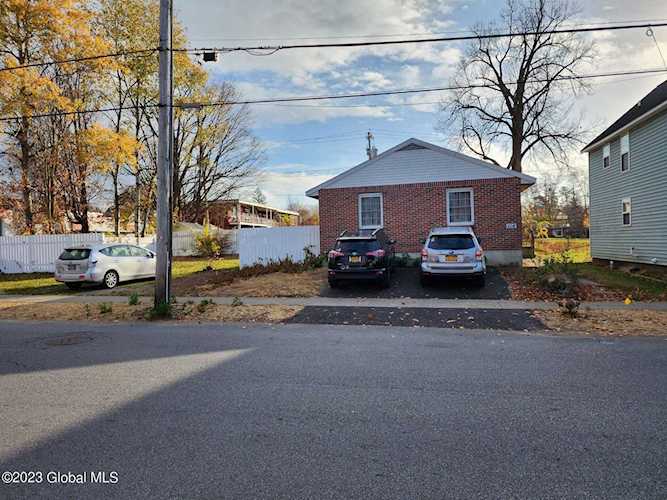 114 Hamilton St Saratoga Springs, NY 12866