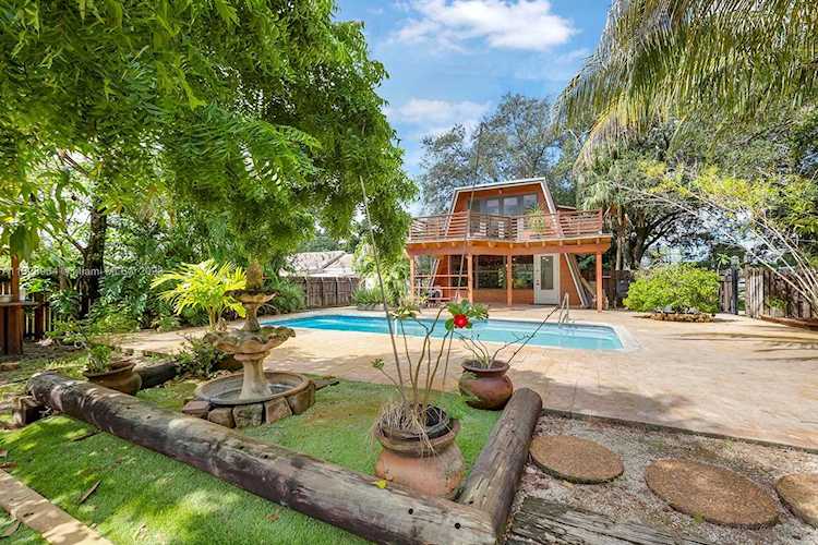 4200 SW 54 Ave Davie, FL 33314