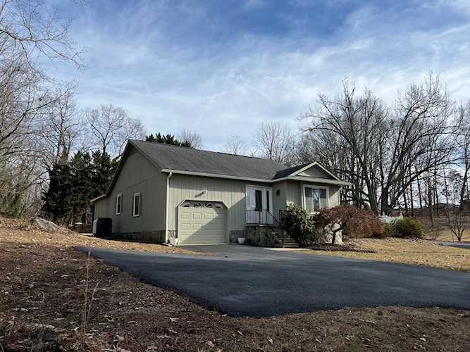 361 Center Dr Blountville, TN 37617 | MLS 9947320 Photo 1