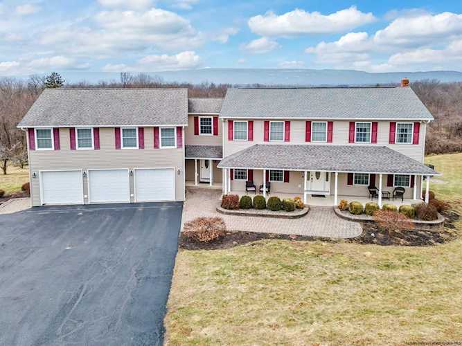 13 Anderson Rd Gardiner, NY 12525