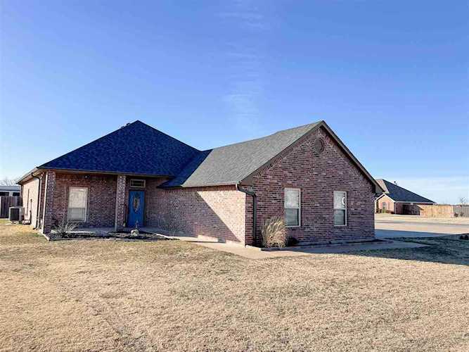 31 Sunset Dr Elgin, OK 73538 | MLS 162890 Photo 1