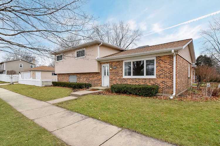 1210 S Prospect St Wheaton, IL 60189