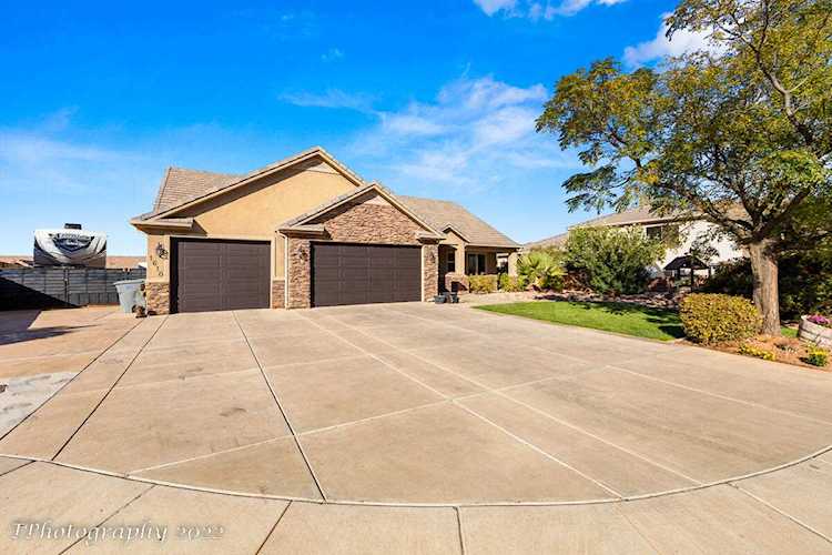 1610 S Azure Ridge CIR Washington, UT 84780