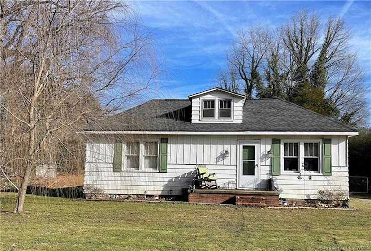 33085 King William Rd West Point, VA 23181