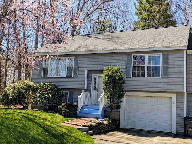 1 Butterfield Ln #1 Stratham, NH 03885
