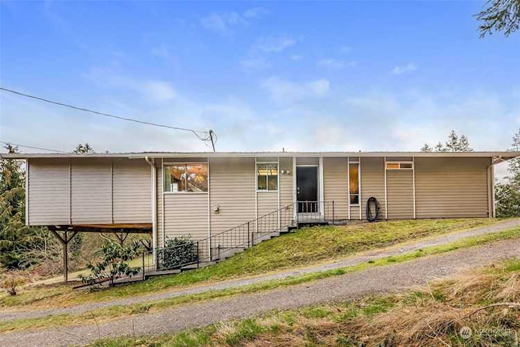 806 190th Ave E Lake Tapps, WA 98391