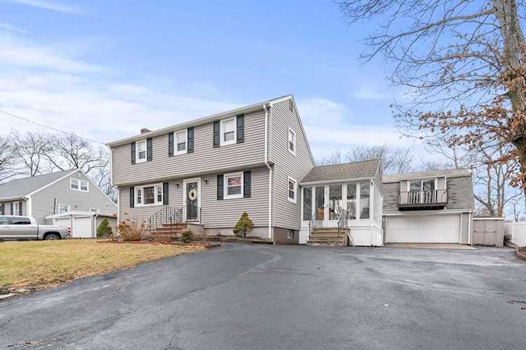30 Rumford Park Ave Woburn, MA 01801
