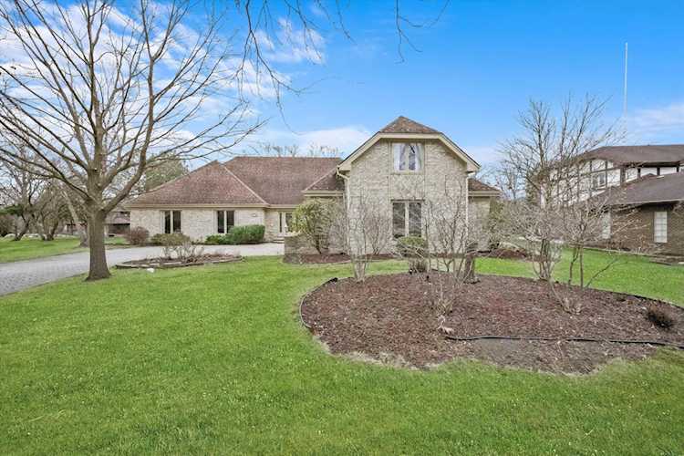 519 Forest Mews Dr Oak Brook, IL 60523