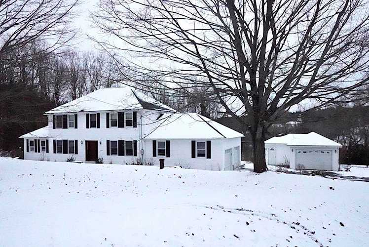 60 Pinecrest Dr Bedford, NH 03110