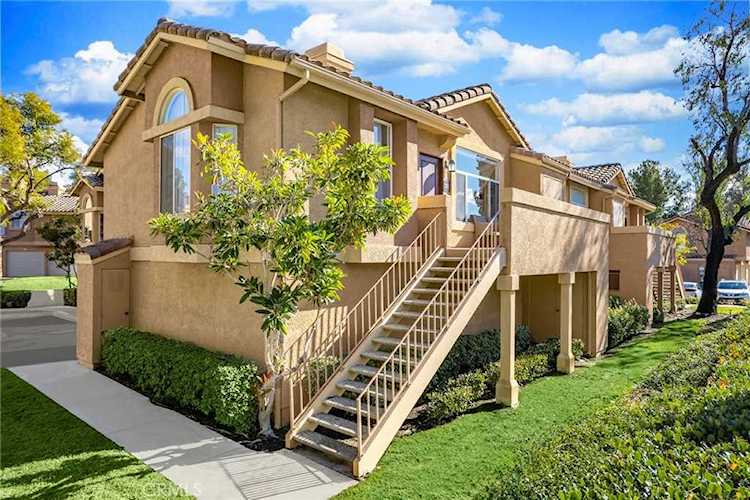 19431 Rue De Valore #25B Lake Forest, CA 92610