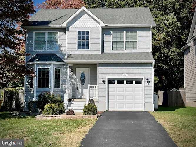 222 Spruce Edgewater, MD 21037