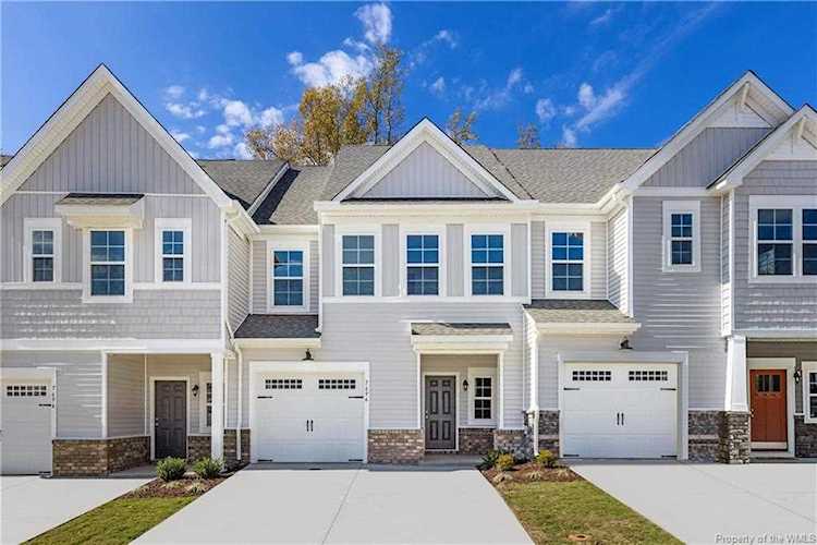 7696 Leeds Castle Ln New Kent, VA 23124