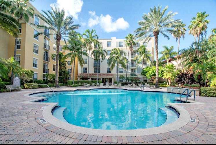 630 S Sapodilla Avenue #Ph18 (518) West Palm Beach, FL 33401