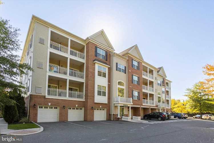 231 Breeders Cup Dr Cherry Hill, NJ 08002