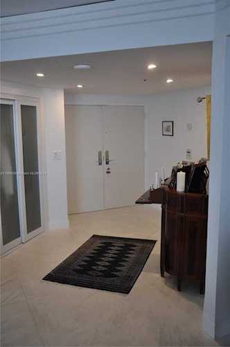 1581 Brickell Ave #2001 Miami, FL 33129