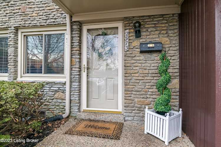 2973 Six Mile Ln Louisville, KY 40220