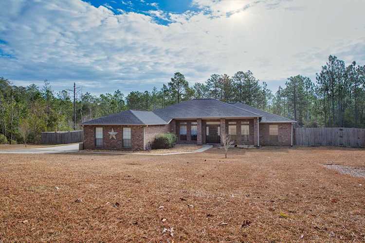 6531 Welannee Blvd Laurel Hill FL 32567| MLS 915266 | The Lawrence Group- Keller Williams Success Realty Photo 1