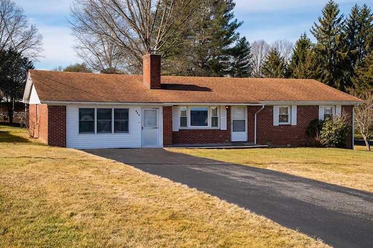 443 Mayapple Trl Lewisburg, WV 24901