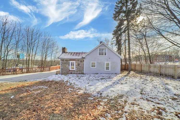 608 Lincoln St Worcester, MA 01605