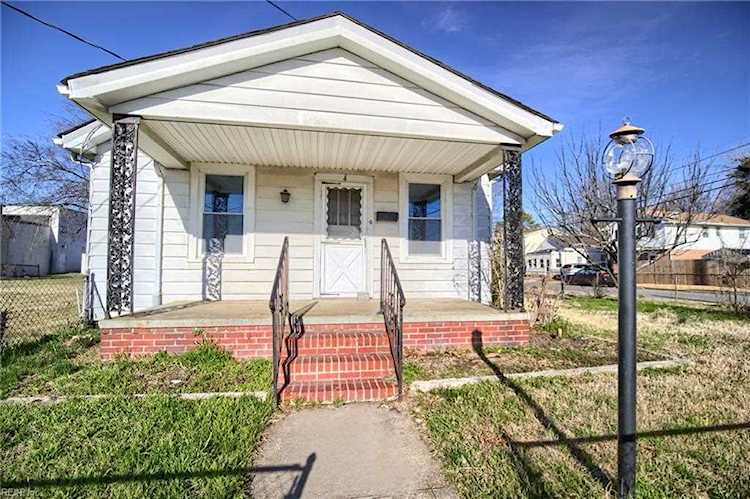 4 S Curry St Hampton, VA 23663
