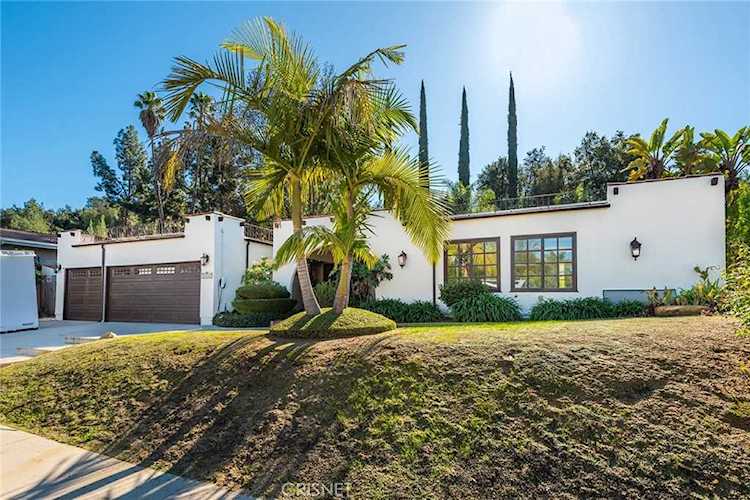 22432 Dardenne St Calabasas, CA 91302