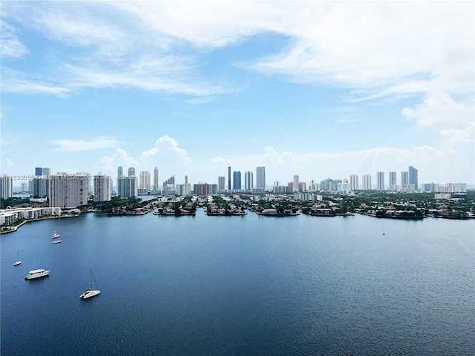 17301 Biscayne Blvd #2309 North Miami Beach, FL 33160