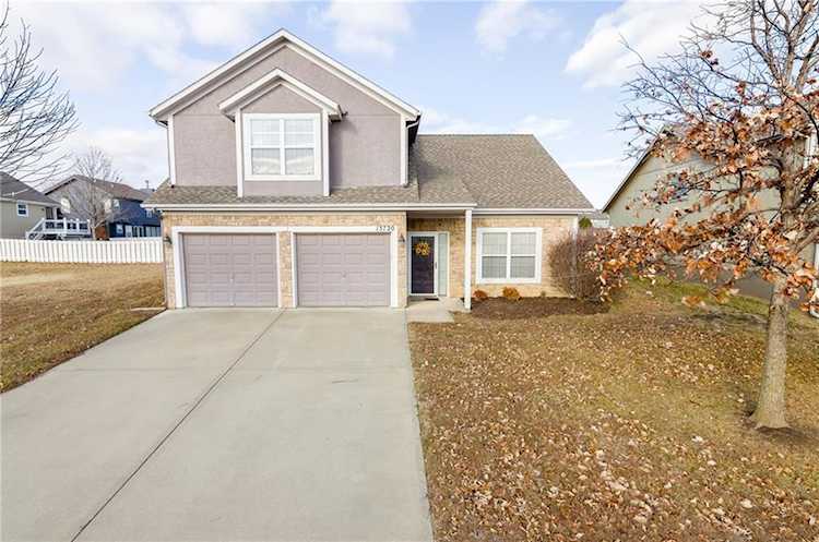13720 Richland Ave Bonner Springs, KS 66012 | MLS 2415418 Photo 1