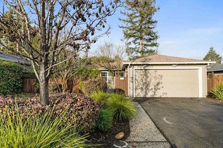 117 Hedge Rd Menlo Park, CA 94025