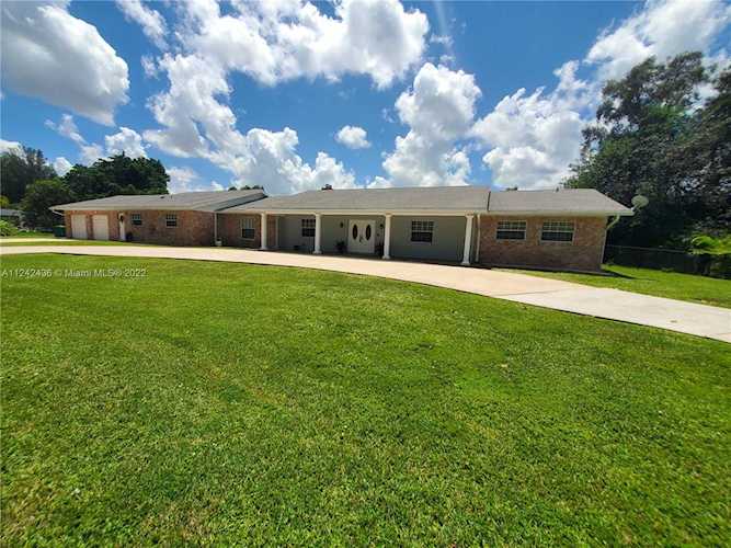 11300 SW 1st St Plantation, FL 33325