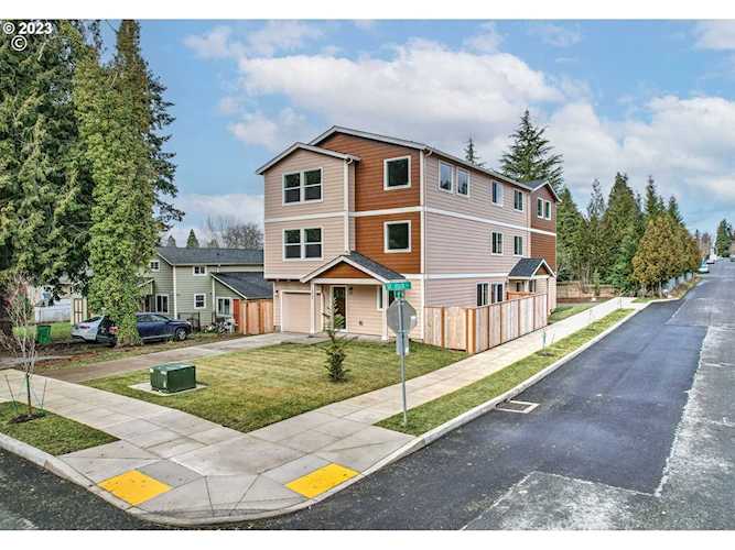 13933 SE Ellis ST Portland, OR 97236