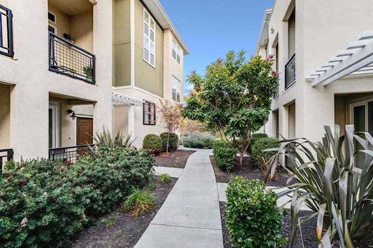 2811 Toro Dr San Mateo, CA 94403