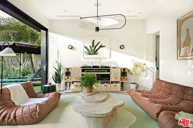 157 S Lucerne Blvd Los Angeles, CA 90004