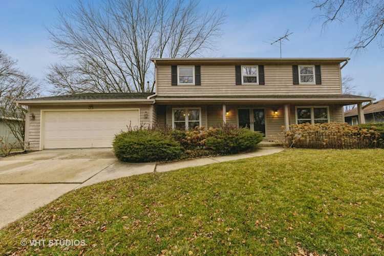 1014 Dover Ct Libertyville, IL 60048