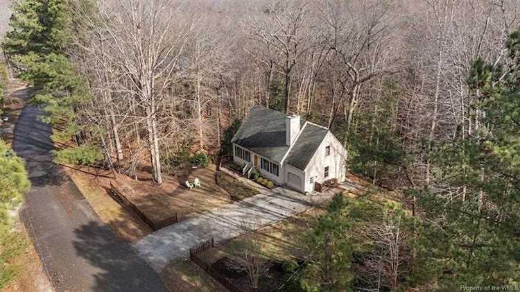 120 Timberwood Dr Williamsburg, VA 23188
