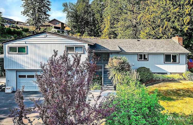 2419 Ivy Ln Kelso, WA 98626 | MLS® 1990731 Photo 1