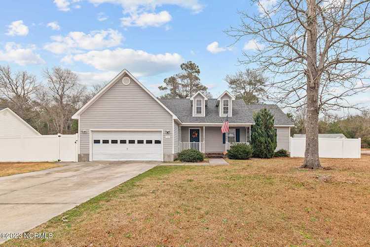 100 Knotts Court Sneads Ferry, NC 28460