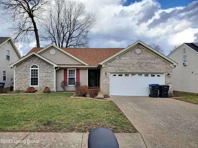 8117 Eagles Crest Ct, Louisville, KY 40291 - Eagles Crest $285,000 Photo 1