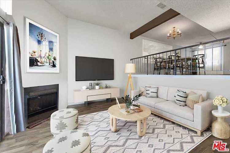 21201 Lassen St #4 Chatsworth, CA 91311