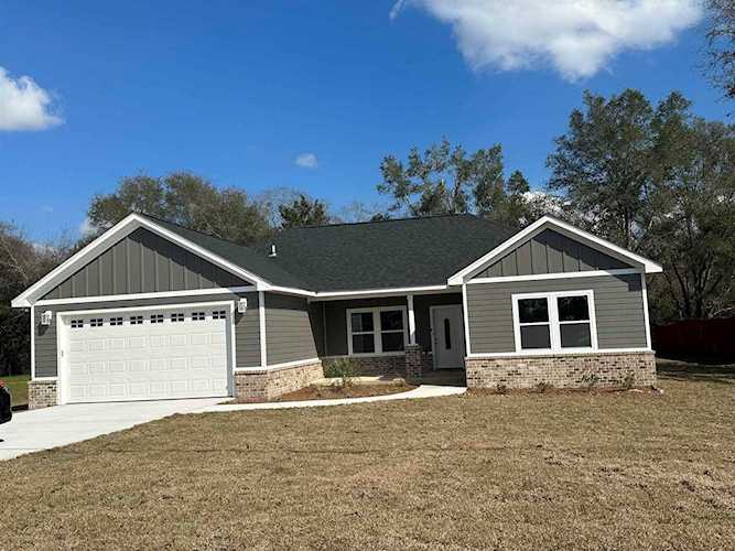 397 Sand Pine Dr Midway, FL 32343