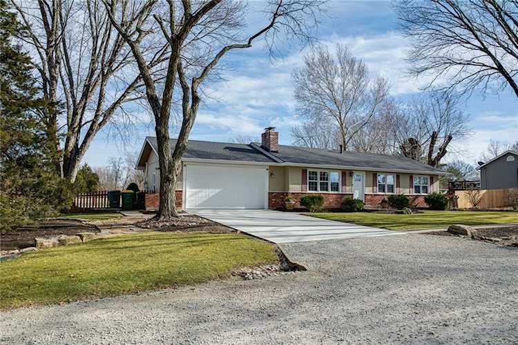 8225 Barth Rd Lenexa, KS 66227