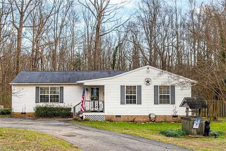 124 Woodside Dr Williamsburg, VA 23185